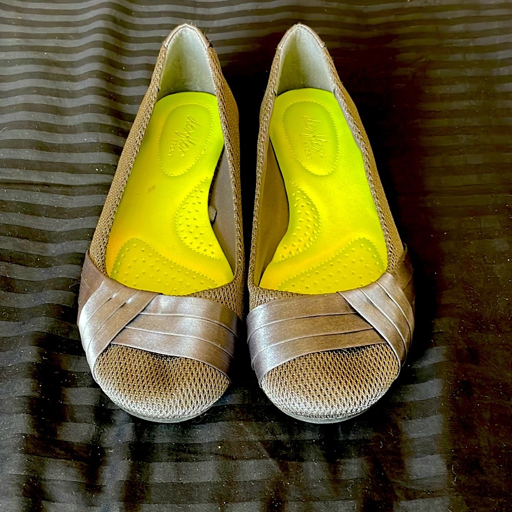 DexFlex Sport Flats, Gray, Like New